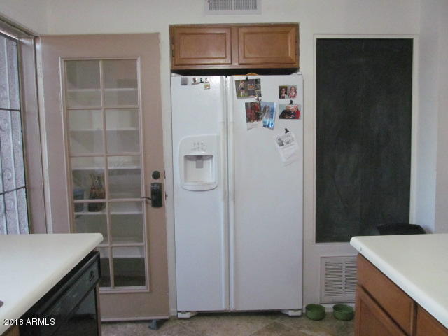 7905 West Thunderbird Road, Unit 308 Peoria, AZ 85381 - Photo 16 of 18 Other side of Kitchen