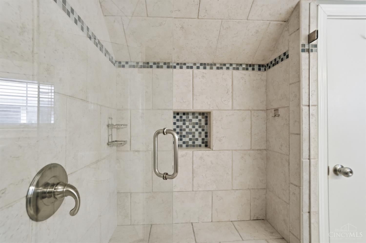 1325 Edwards Road Cincinnati, OH 45208 - Photo 29 of 43