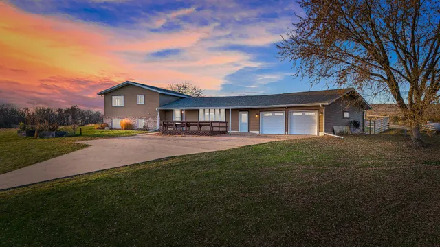 $379,900 | N30555 Church Hill Road, Arcadia, WI 54612