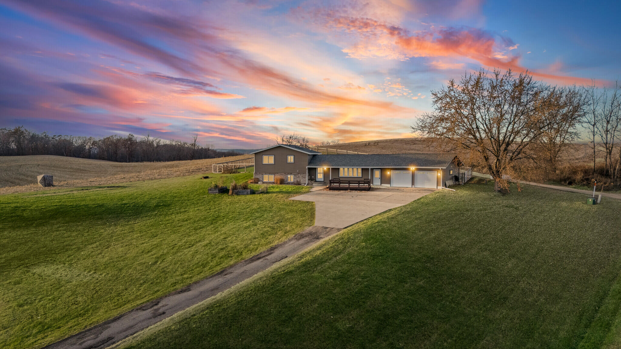 N30555 Church Hill Road Arcadia, WI 54612 - Photo 31 of 39 Twilight