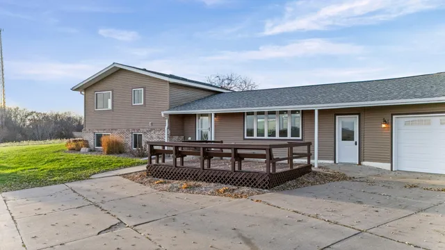 $379,900 | N30555 Church Hill Road, Arcadia, WI 54612