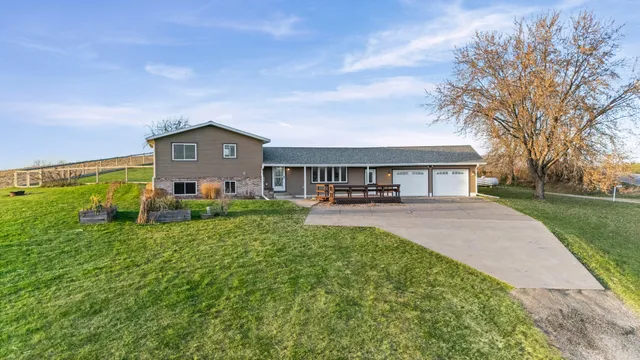 $379,900 | N30555 Church Hill Road, Arcadia, WI 54612