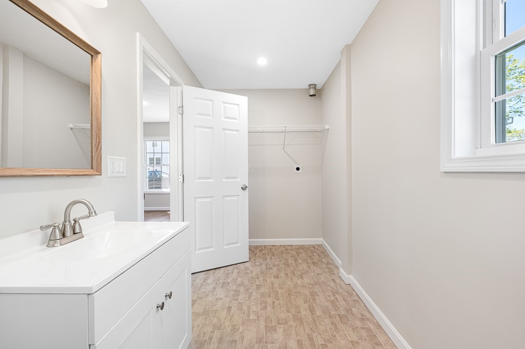 386 Main Street Clinton, MA 01510 - Photo 10 of 16