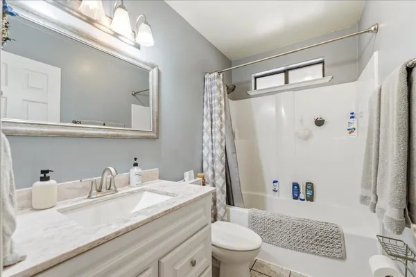 $689,000 | 833 Remour Lane, Mount Shasta, CA 96067