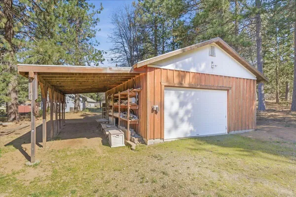 $689,000 | 833 Remour Lane, Mount Shasta, CA 96067