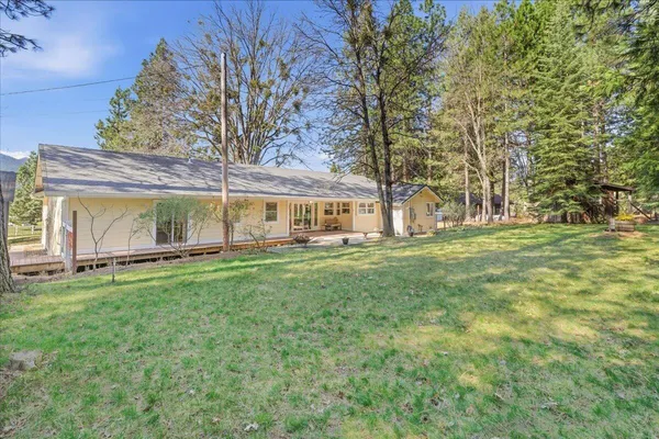 $689,000 | 833 Remour Lane, Mount Shasta, CA 96067
