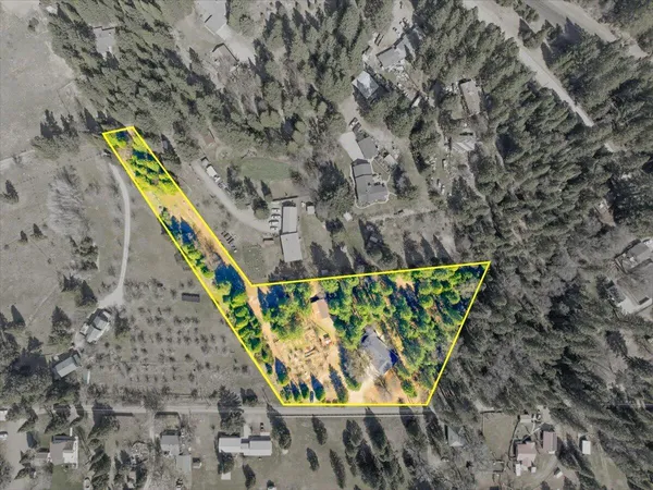 $689,000 | 833 Remour Lane, Mount Shasta, CA 96067