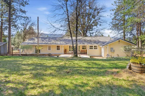 $689,000 | 833 Remour Lane, Mount Shasta, CA 96067