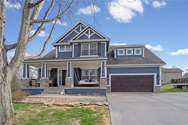 $525,000 | 1303 Ashdown Circle, Raymore, MO 64083