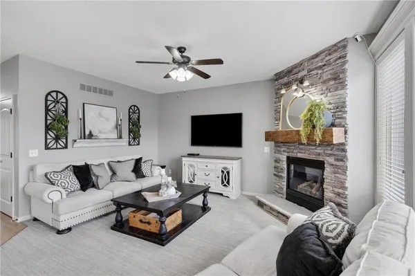 $525,000 | 1303 Ashdown Circle, Raymore, MO 64083