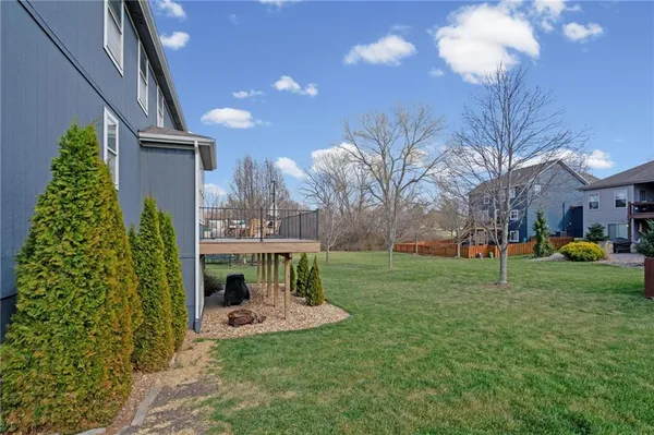 $525,000 | 1303 Ashdown Circle, Raymore, MO 64083