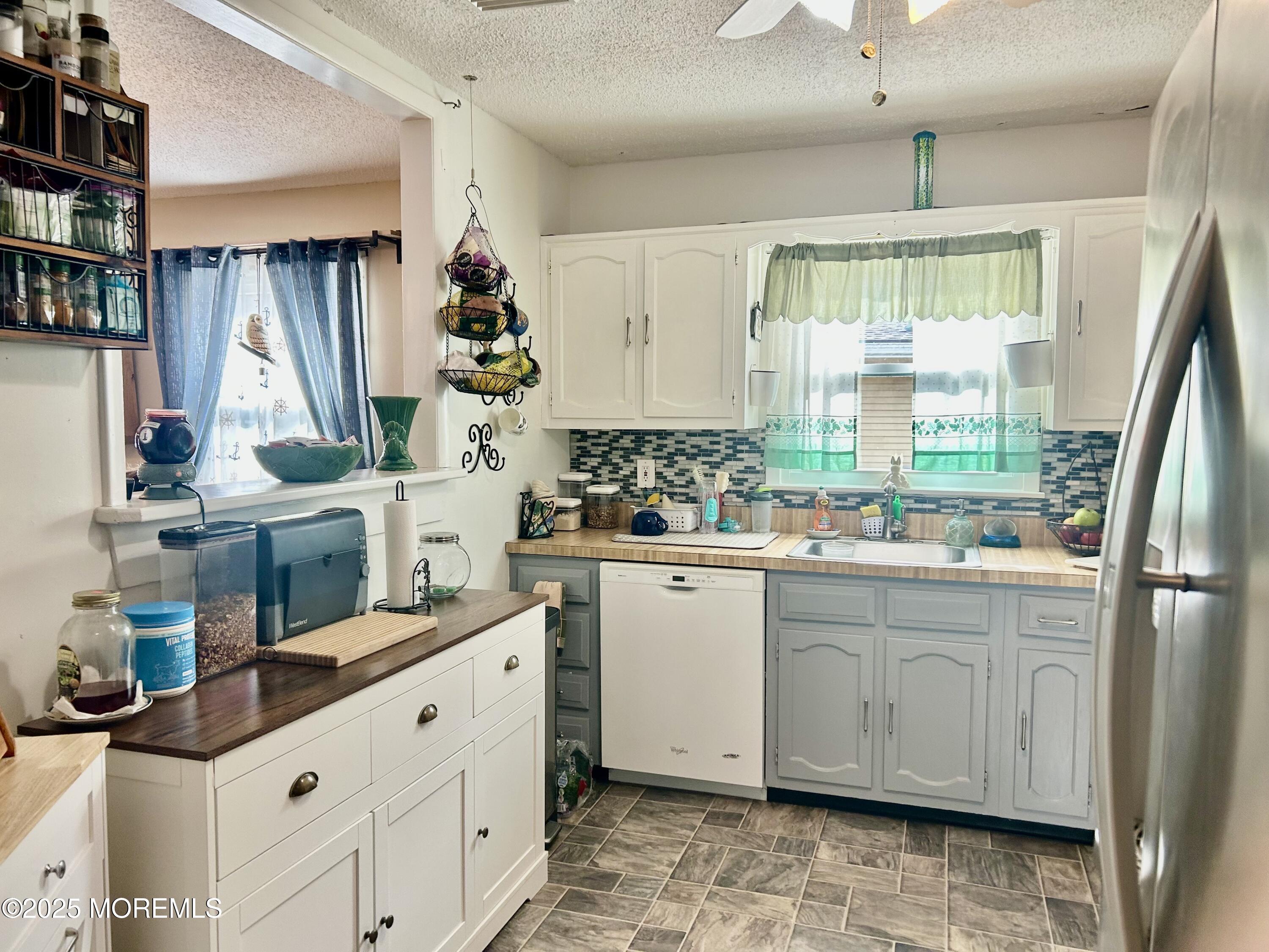 14 Walnut Road Manahawkin, NJ 08050 - Photo 15 of 33 kitchen