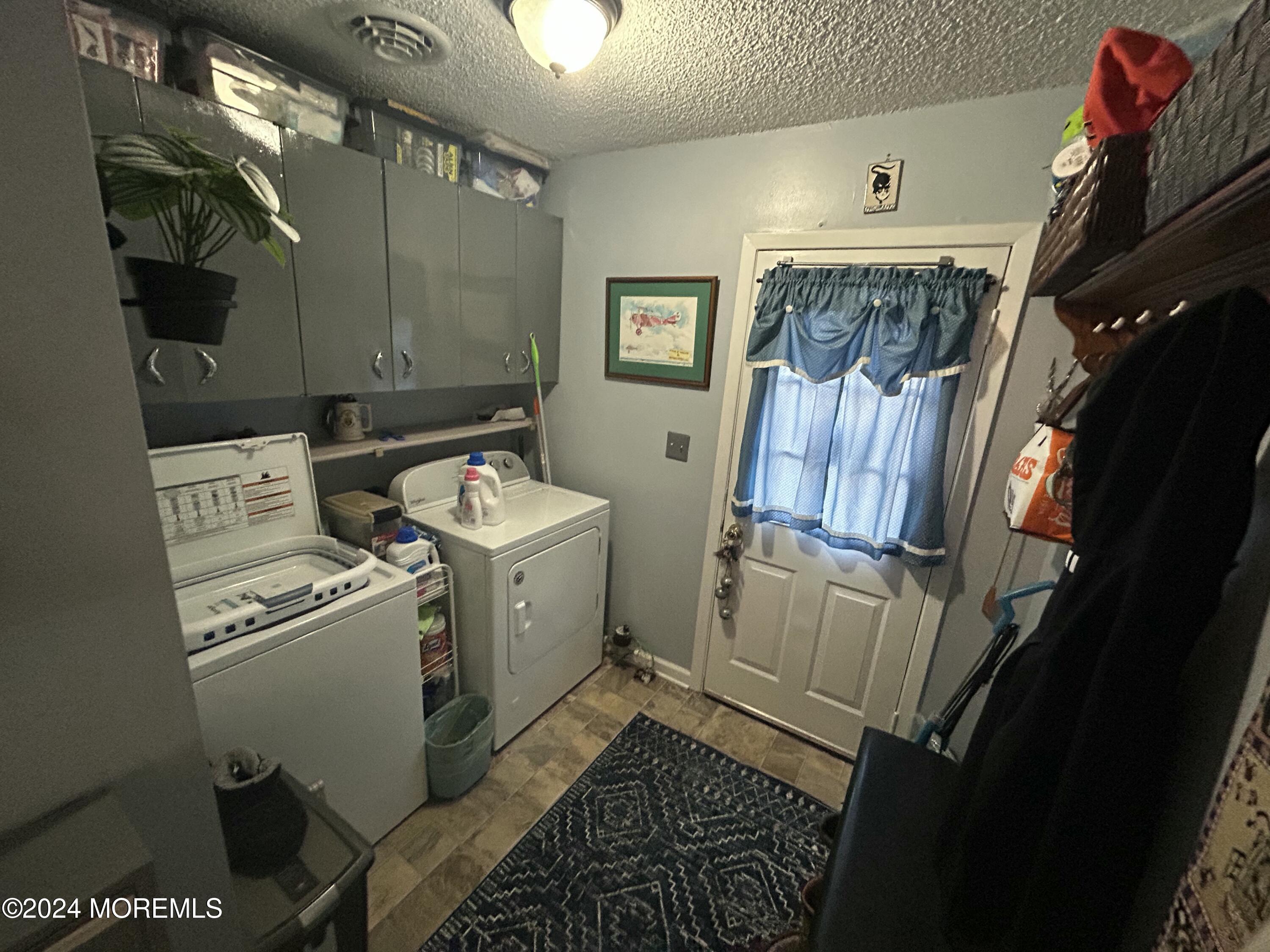 14 Walnut Road Manahawkin, NJ 08050 - Photo 25 of 33 Laundry room