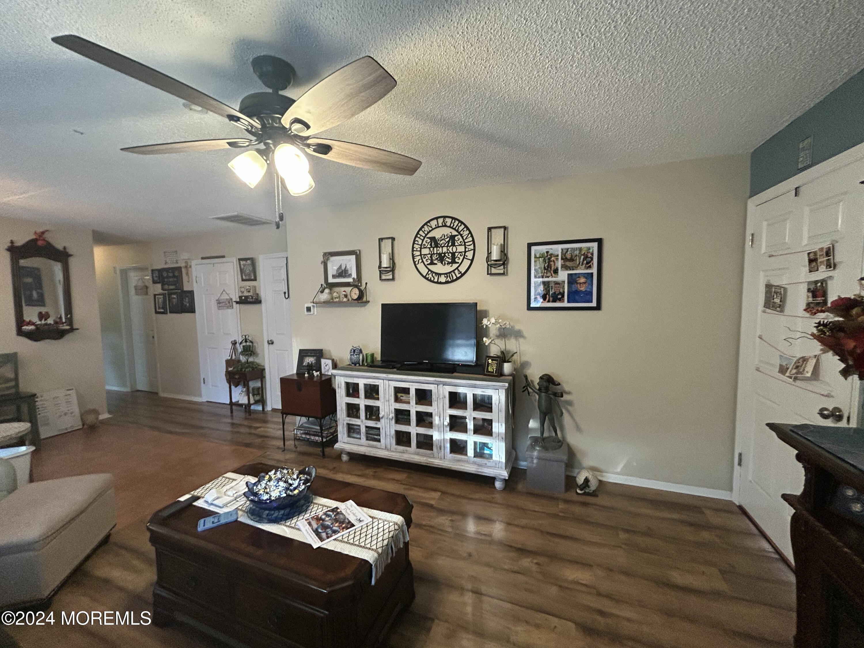 14 Walnut Road Manahawkin, NJ 08050 - Photo 10 of 33 Living room