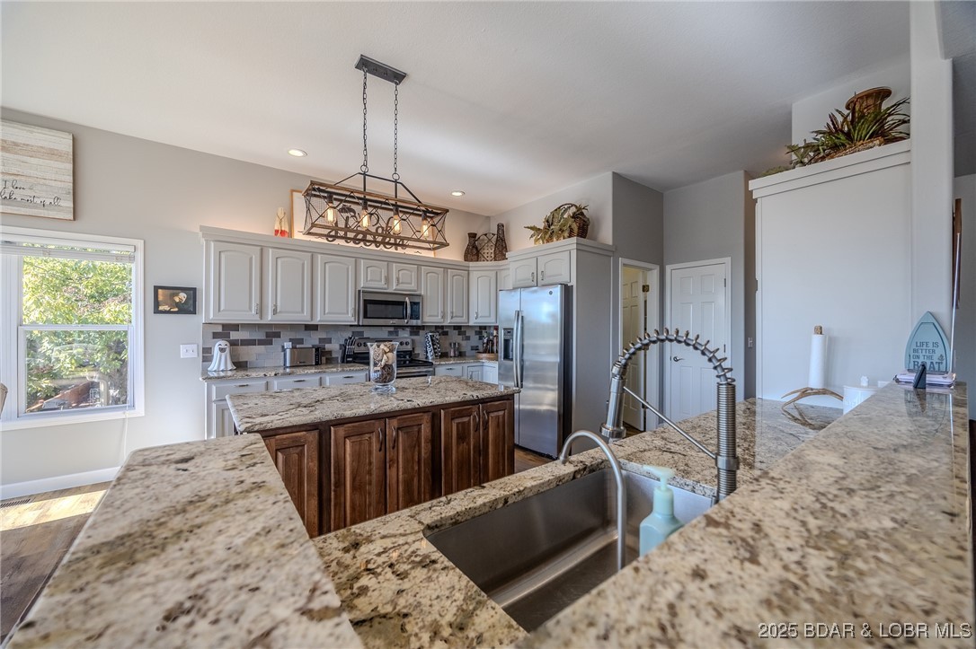 505 Minnowbrook Road Camdenton, MO 65020 - Photo 15 of 75