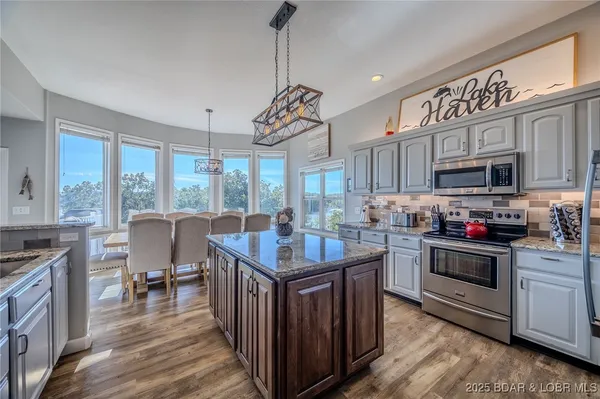 $975,000 | 505 Minnowbrook Road, Camdenton, MO 65020