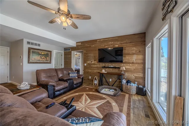 $995,000 | 505 Minnowbrook Road, Camdenton, MO 65020