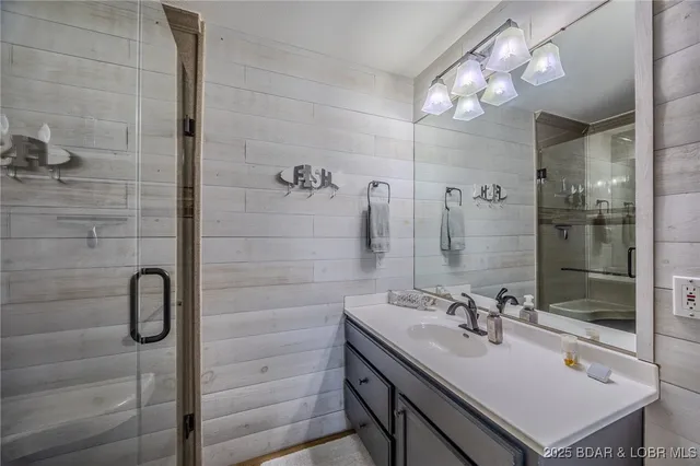 $995,000 | 505 Minnowbrook Road, Camdenton, MO 65020