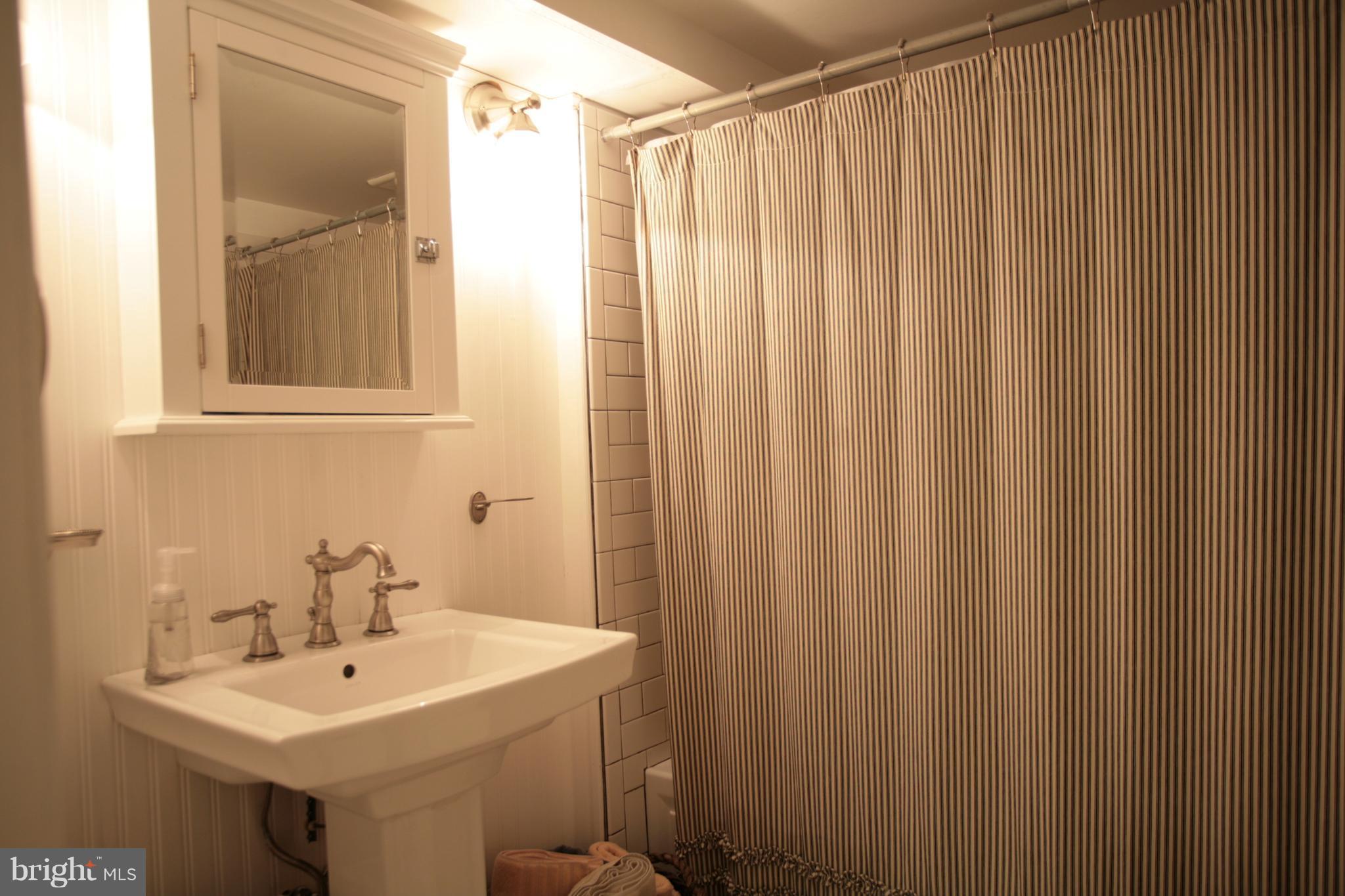 1422 Ridgeway Arnold, MD 21012 - Photo 9 of 28 Bath