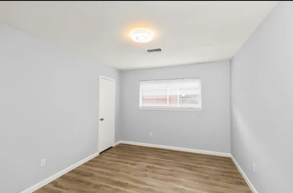 $2,000 | 7515 Jason Street, Houston, TX 77074