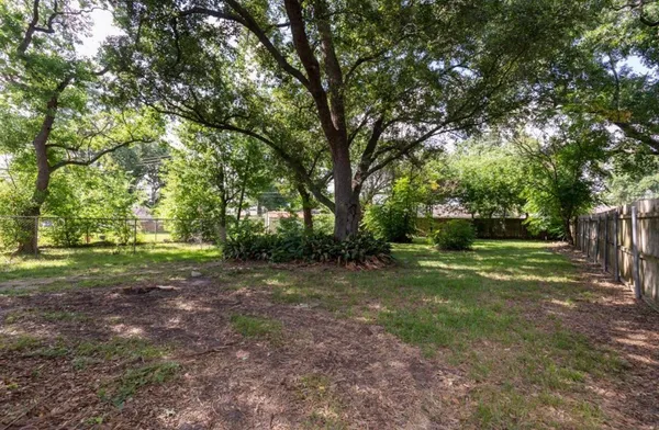 $2,000 | 7515 Jason Street, Houston, TX 77074