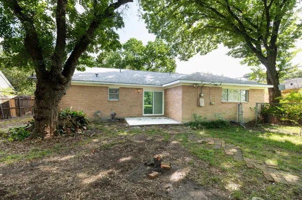 $2,000 | 7515 Jason Street, Houston, TX 77074