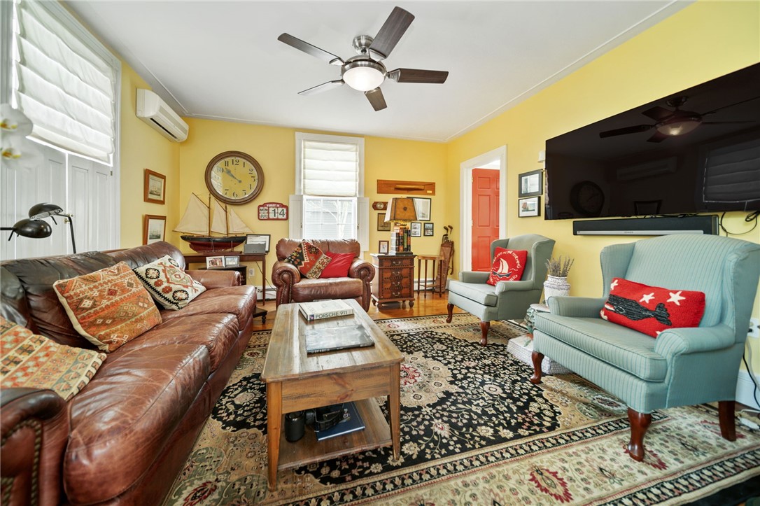 43 Poplar Street Newport, RI 02840 - Photo 13 of 33