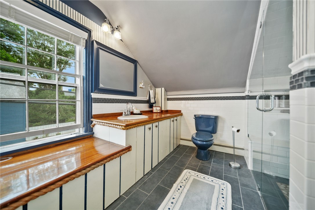 43 Poplar Street Newport, RI 02840 - Photo 18 of 33