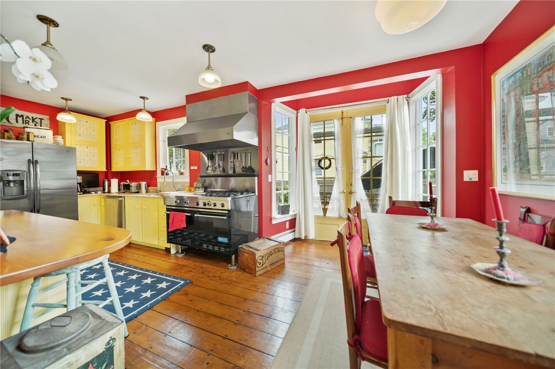 43 Poplar Street Newport, RI 02840 - Photo 7 of 33