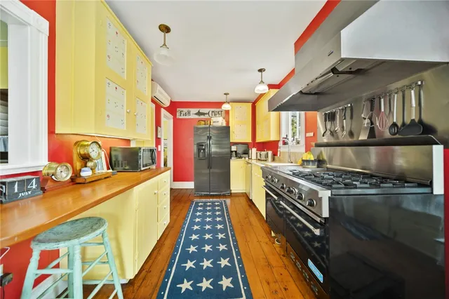 $1,299,000 | 43 Poplar Street, Newport, RI 02840