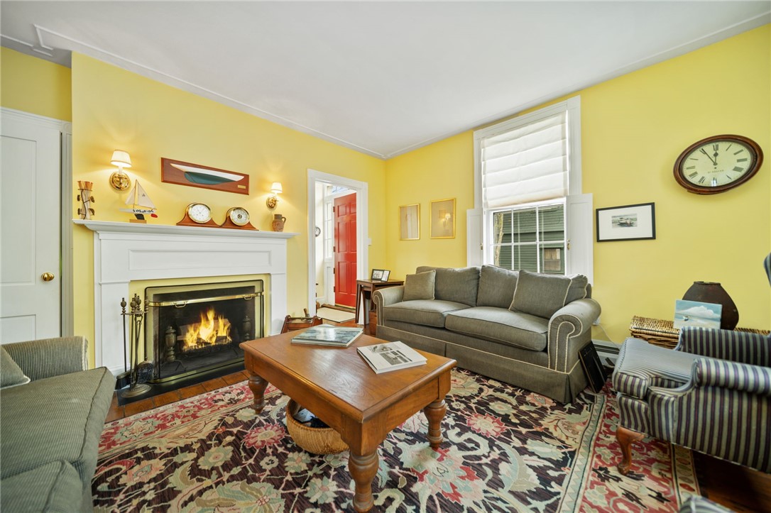 43 Poplar Street Newport, RI 02840 - Photo 9 of 33