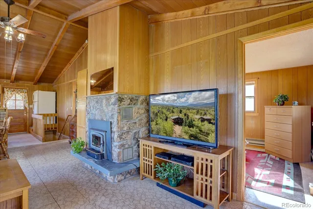 a view of an outdoor space