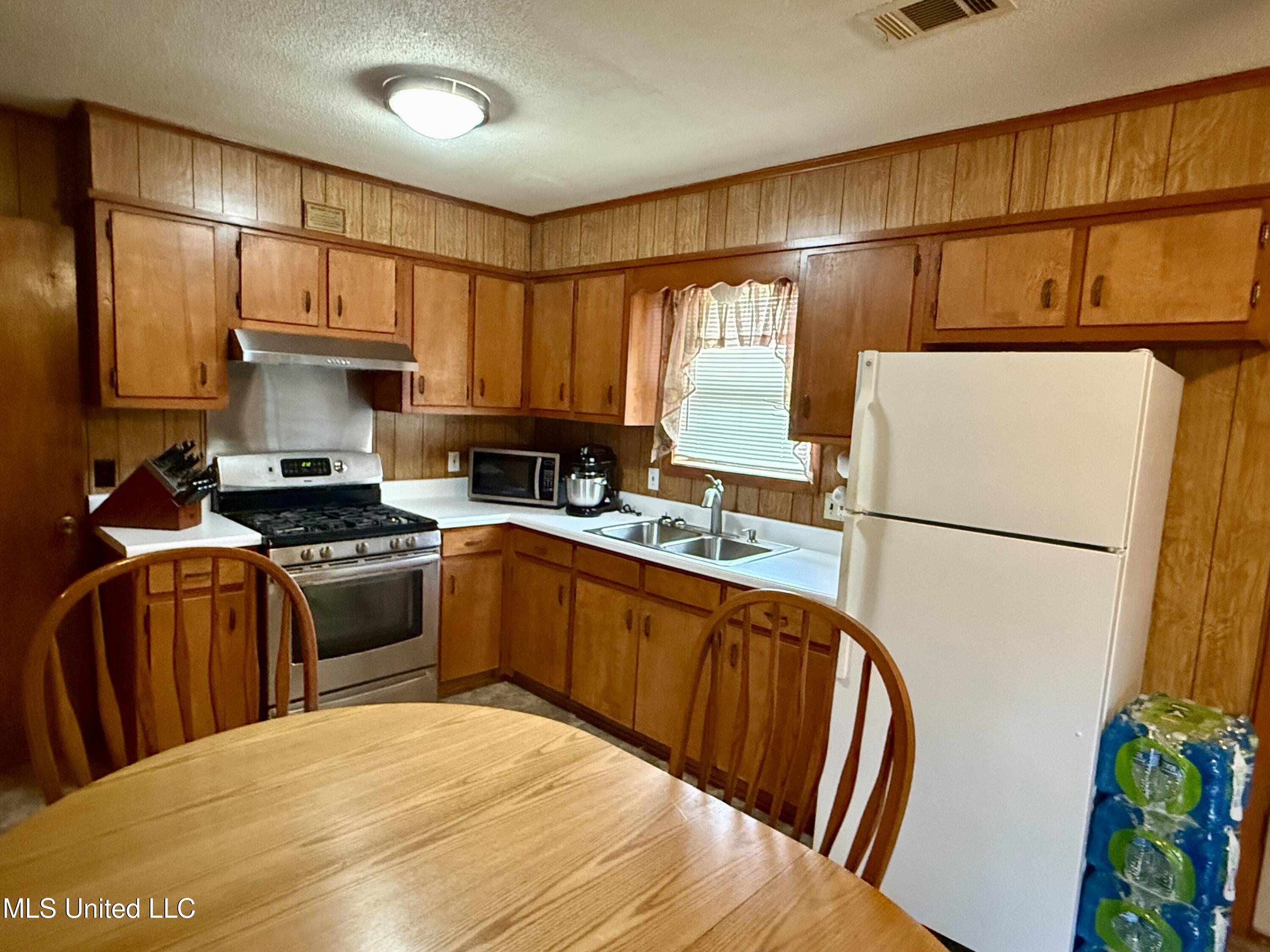 126 Lyon Drive Grenada, MS 38901 - Photo 16 of 21 IMG_4312