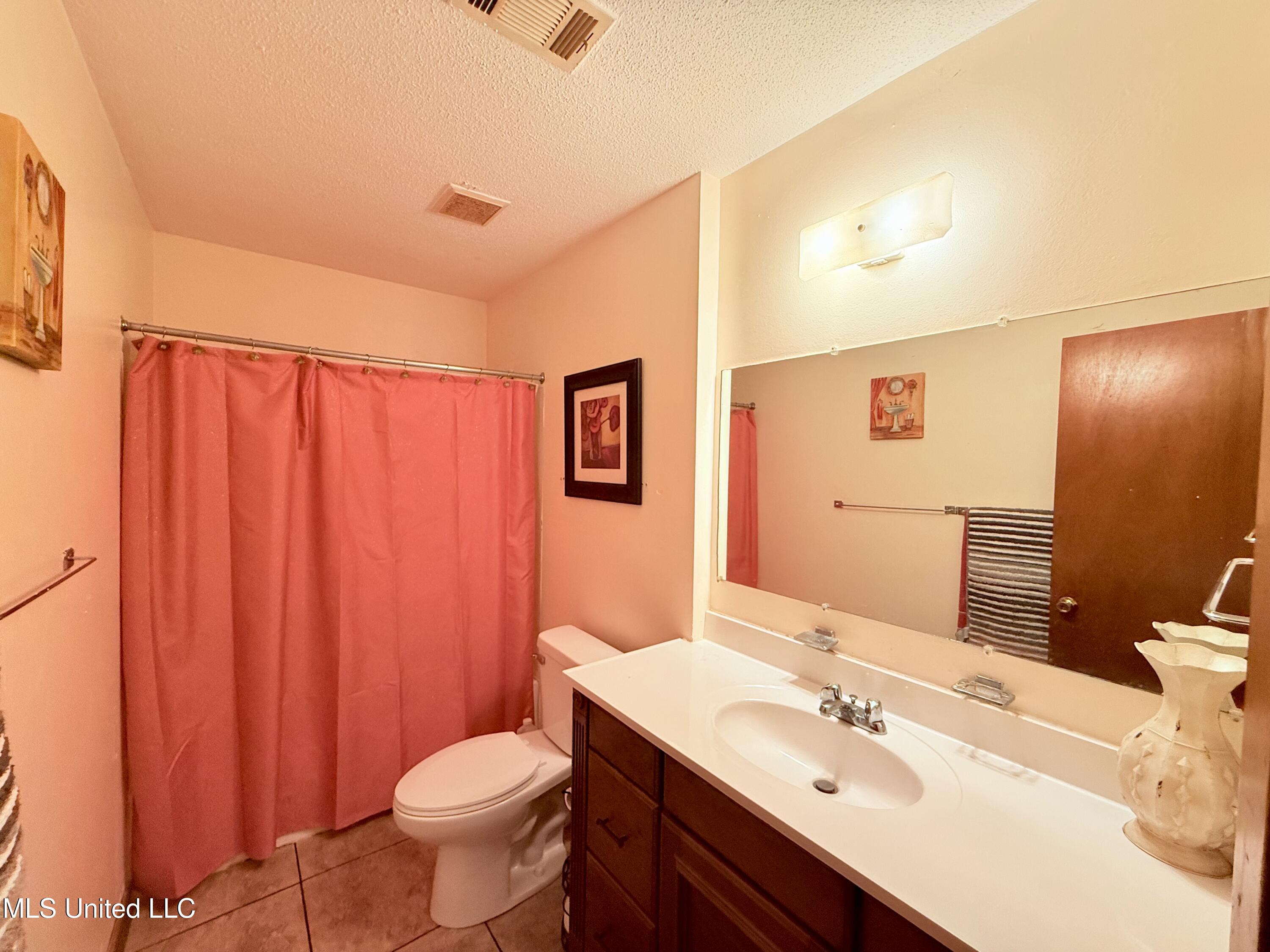 126 Lyon Drive Grenada, MS 38901 - Photo 8 of 21 IMG_4301