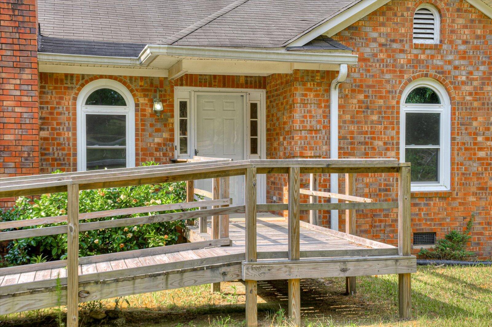 118 Yaun Road North Augusta, SC 29841 - Photo 4 of 46 04-104