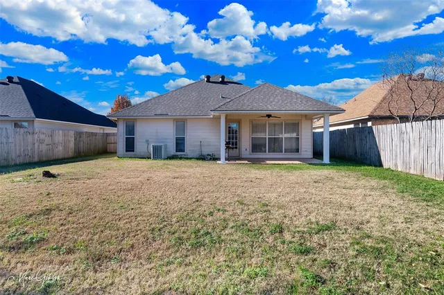 $1,700 | 610 Whitefield Lane, Bossier City, LA 71112