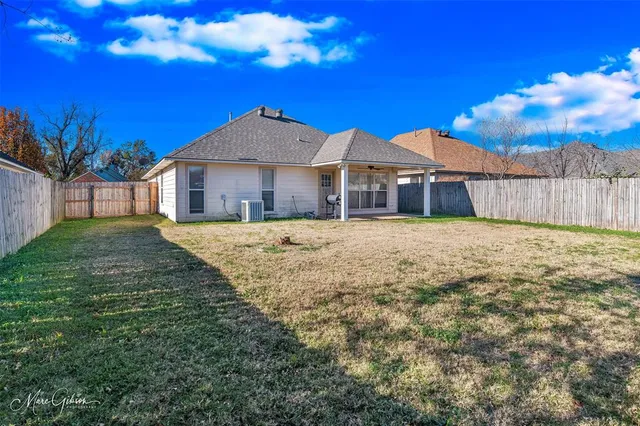 $1,700 | 610 Whitefield Lane, Bossier City, LA 71112