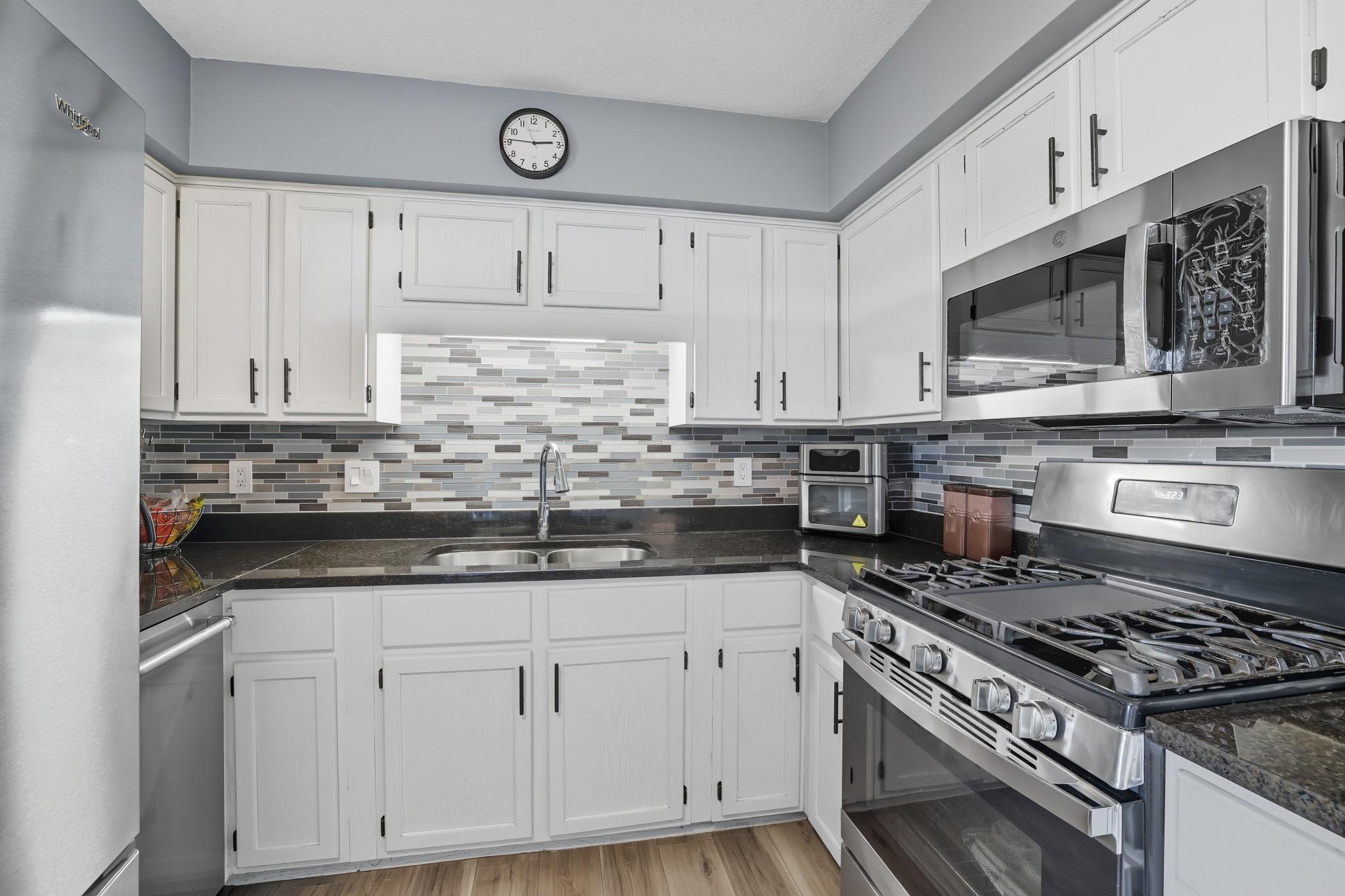 9019 18th Avenue South, Unit 210 Bloomington, MN 55425 - Photo 18 of 28