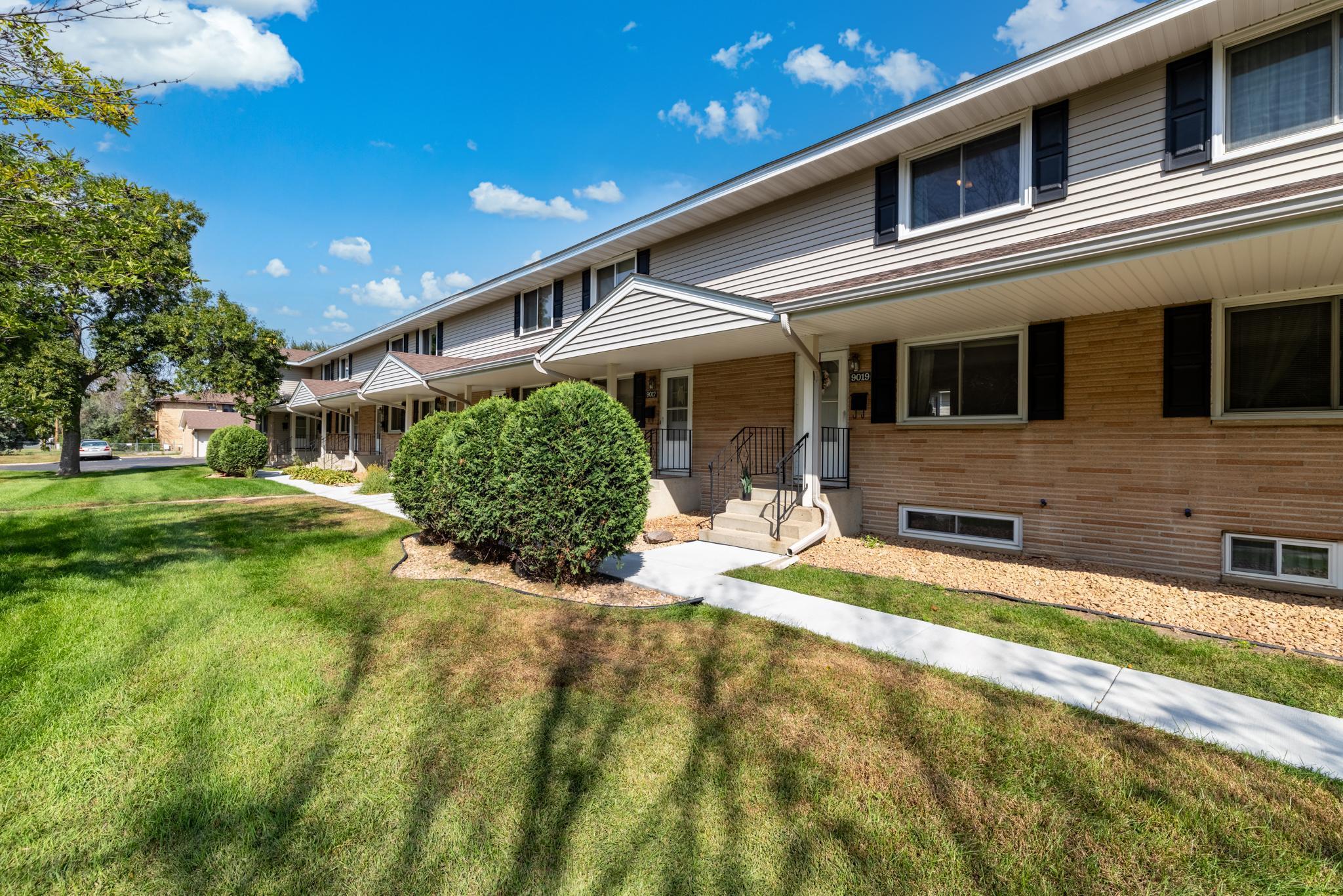 9019 18th Avenue South, Unit 210 Bloomington, MN 55425 - Photo 2 of 28