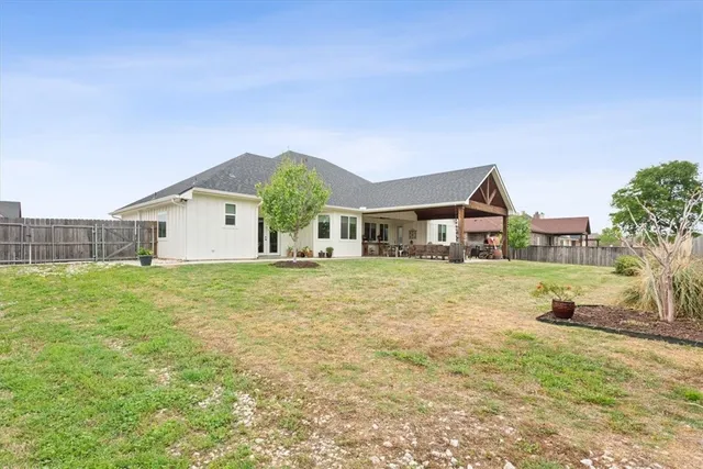 $800,000 | 8 Independence Trail, Waco, TX 76708