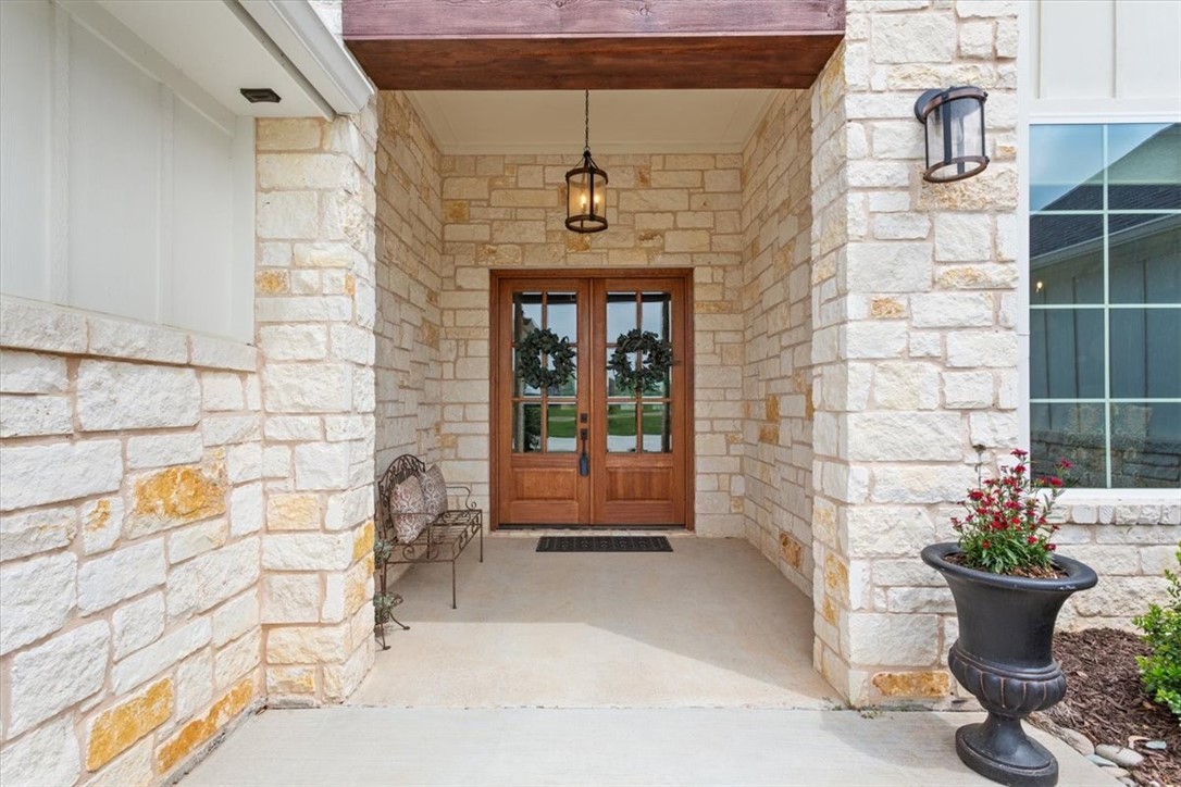 8 Independence Trail Waco, TX 76708 - Photo 4 of 39