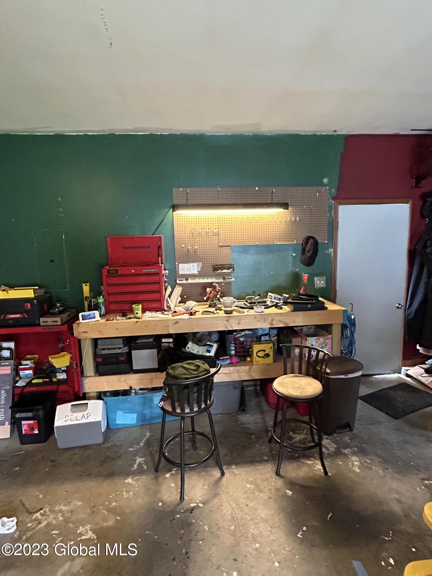 2953 River Road Melrose, NY 12121 - Photo 28 of 35 Garage workbench