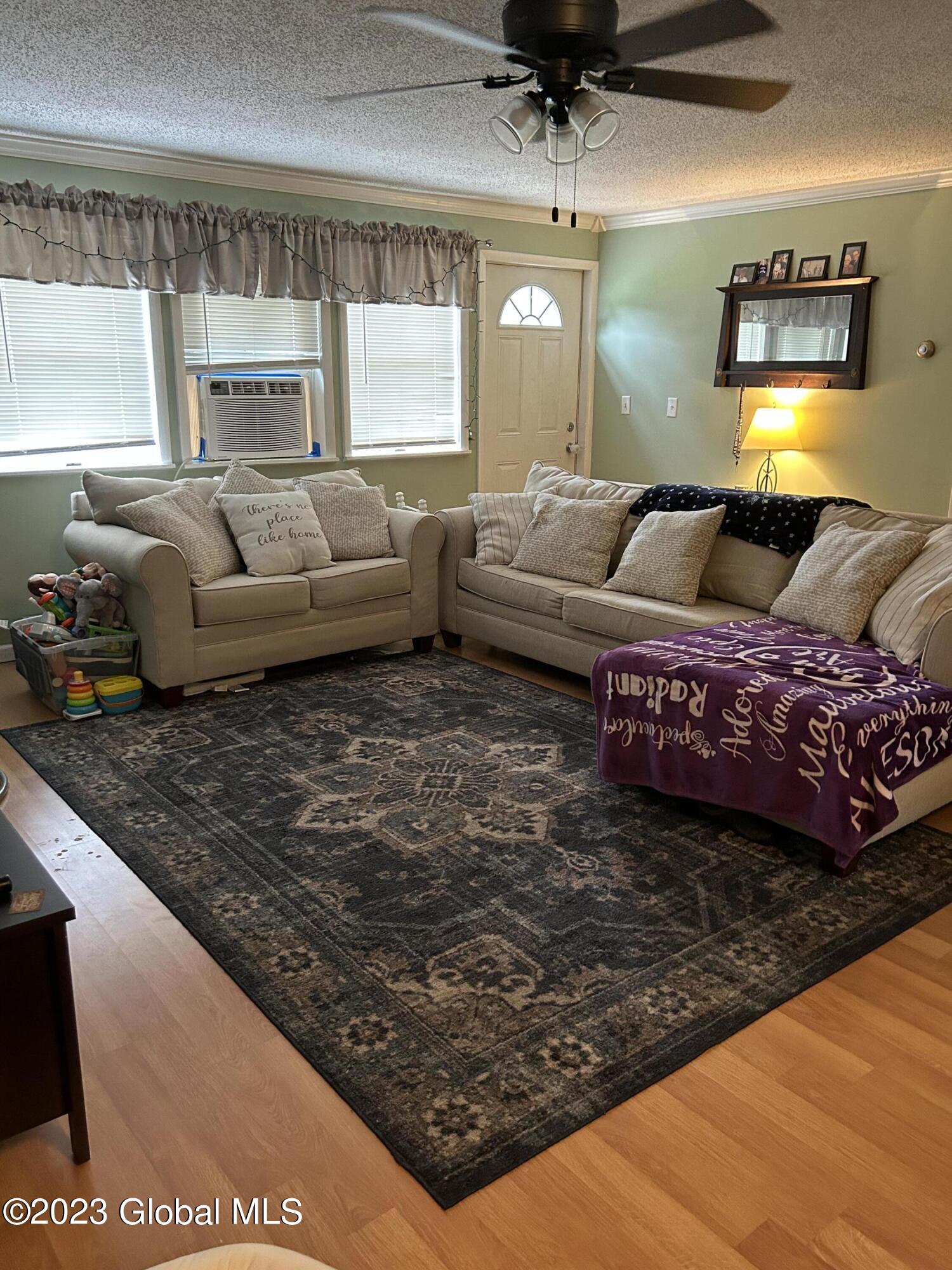 2953 River Road Melrose, NY 12121 - Photo 8 of 35 Living Room