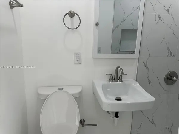 $1,900 | 1765 Southwest 21st Street, Unit 3, Miami, FL 33145