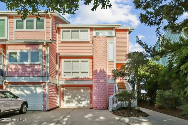 $949,000 | 1904 Sand Dollar Court, Kure Beach, NC 28449