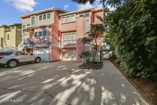 $949,000 | 1904 Sand Dollar Court, Kure Beach, NC 28449