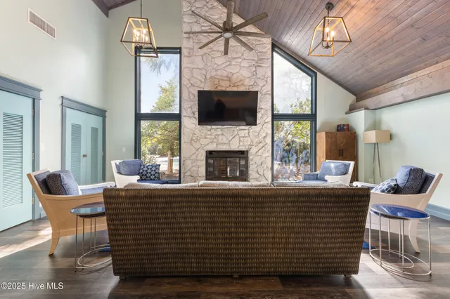 $949,000 | 1904 Sand Dollar Court, Kure Beach, NC 28449