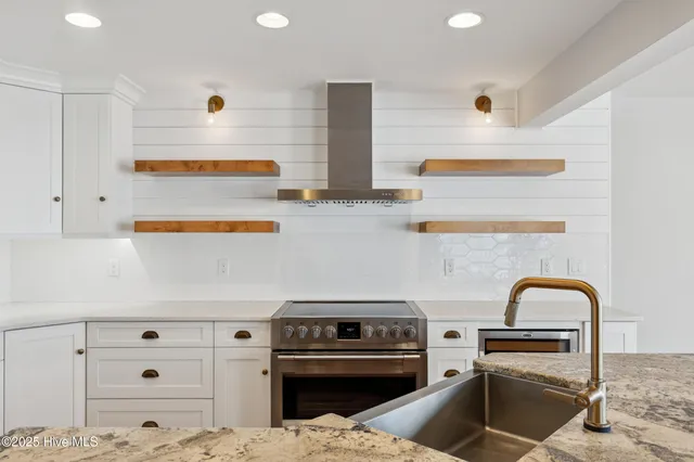 $949,000 | 1904 Sand Dollar Court, Kure Beach, NC 28449