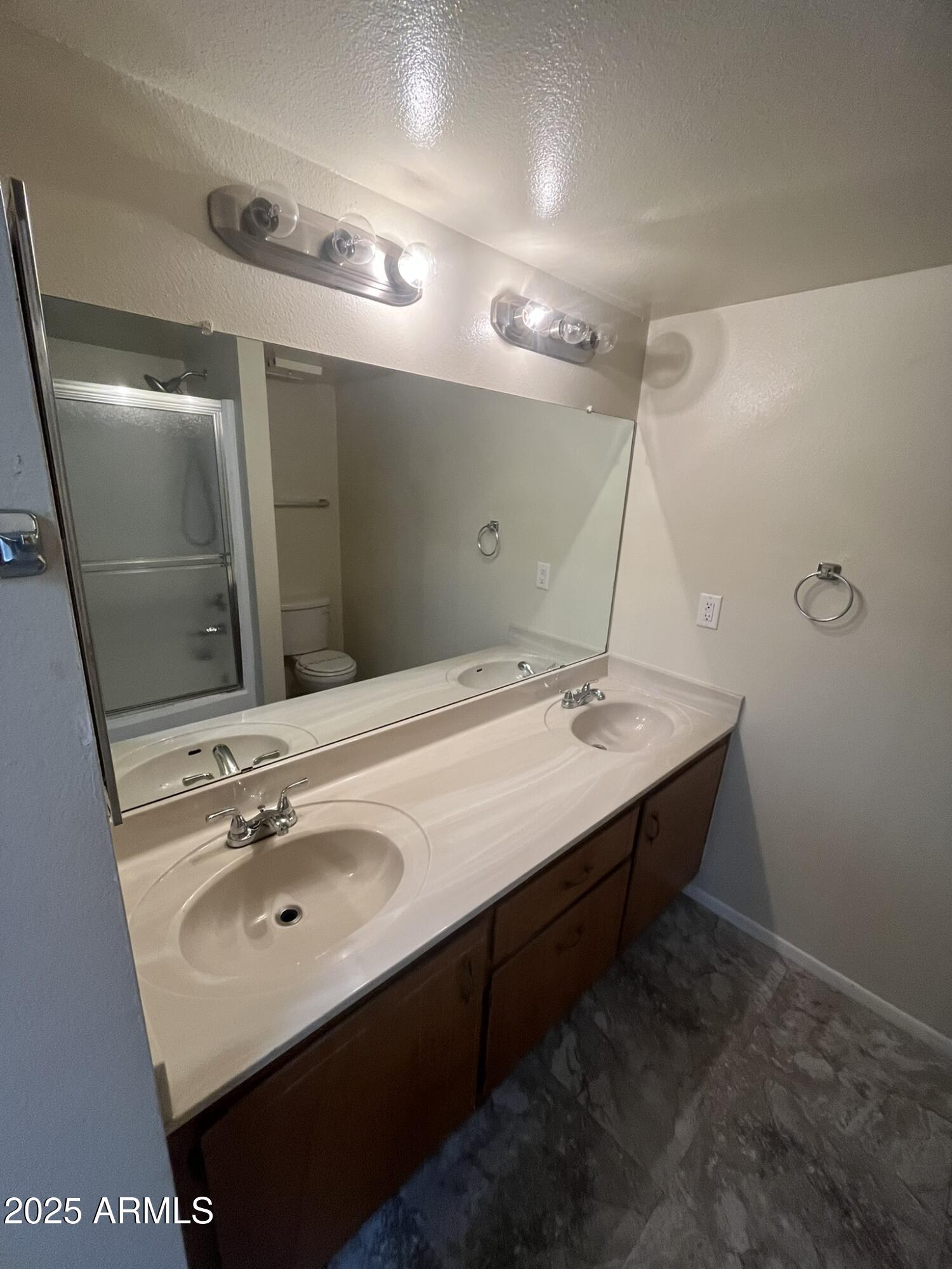 1601 West Sunnyside Avenue, Unit 160 Phoenix, AZ 85029 - Photo 4 of 7 IMG_3864