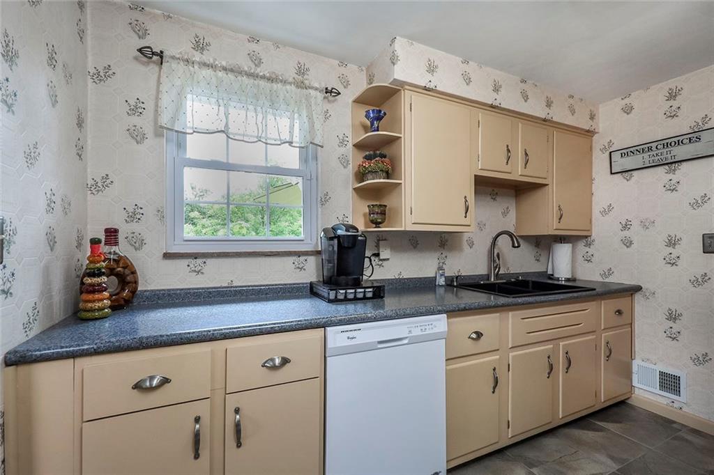 9100 Pannier Road Pittsburgh, PA 15237 - Photo 21 of 25 Gallery Image 21